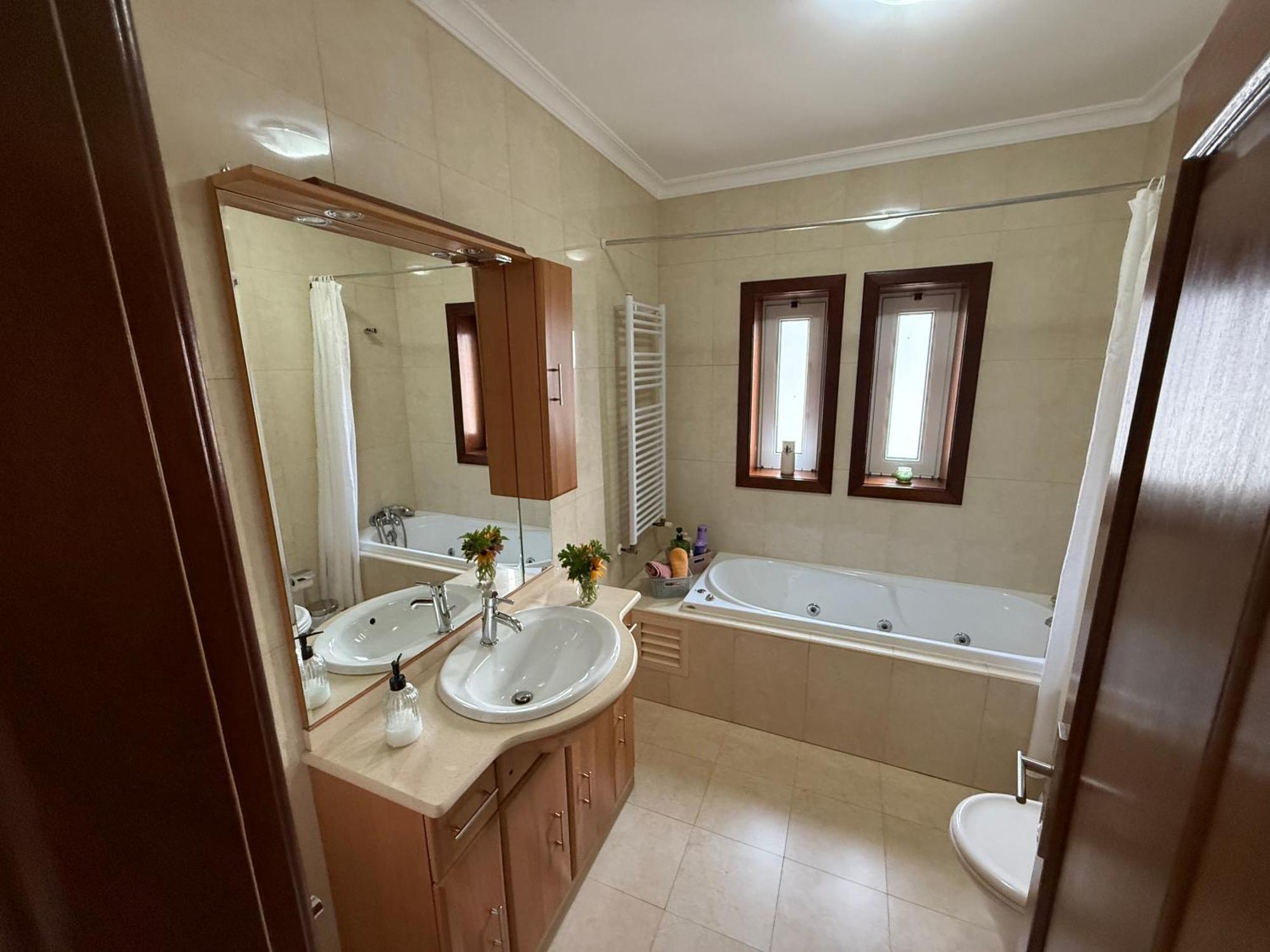 Cerdeirinhas De Basto "Piso Q 4" Apartment Canedo de Basto Luaran gambar