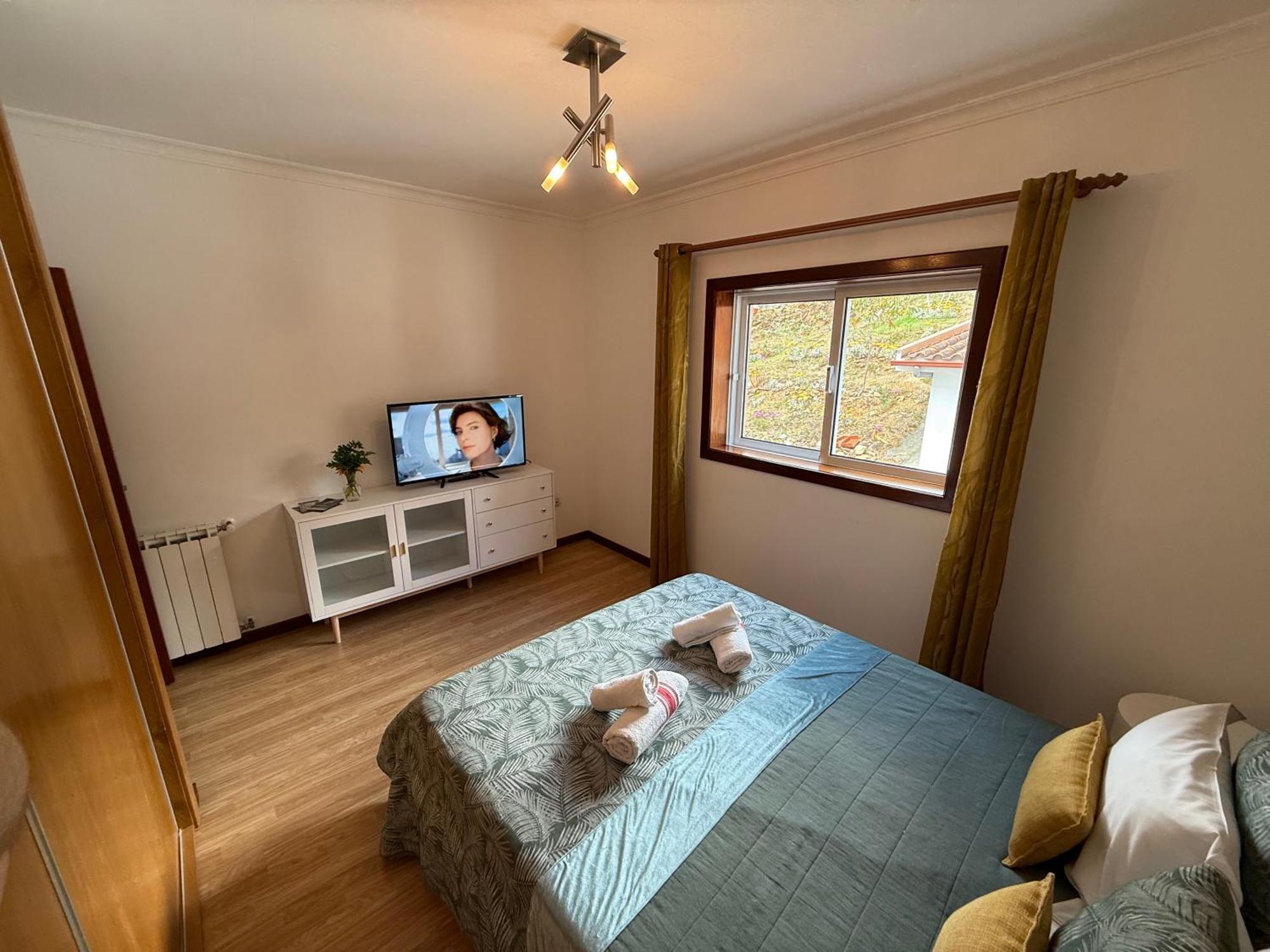 Cerdeirinhas De Basto "Piso Q 4" Apartment Canedo de Basto Luaran gambar