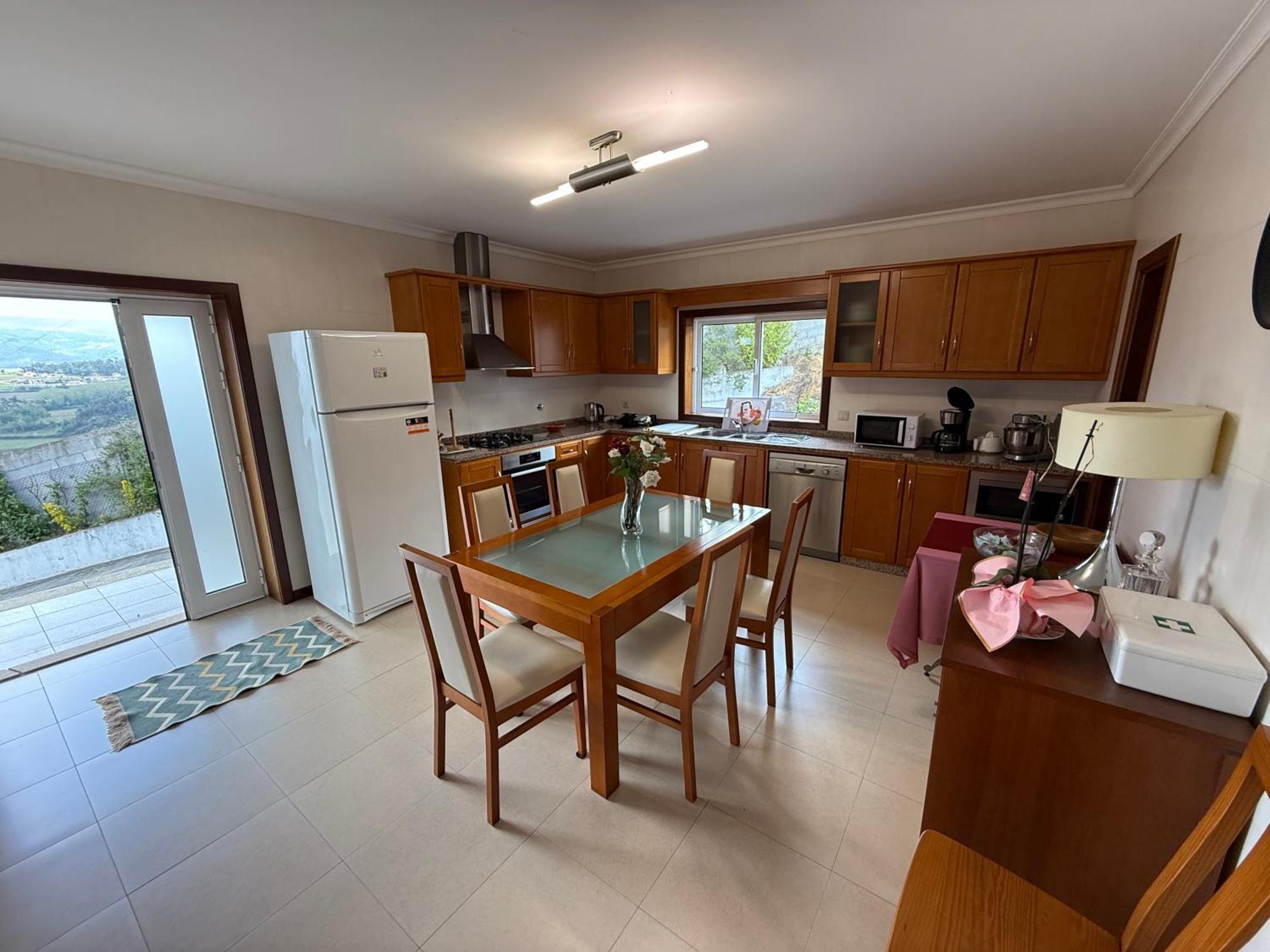 Cerdeirinhas De Basto "Piso Q 4" Apartment Canedo de Basto Luaran gambar