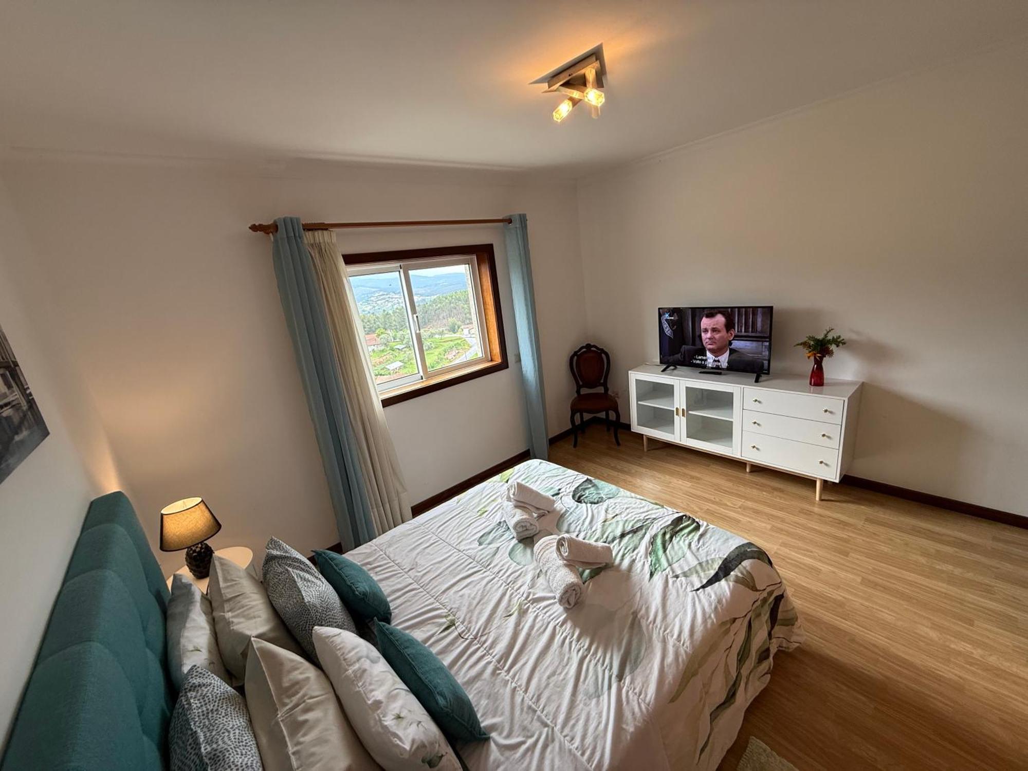 Cerdeirinhas De Basto "Piso Q 4" Apartment Canedo de Basto Luaran gambar